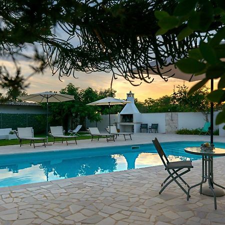 Casa Vacanza Augusto ウッジャーノ・ラ・キエーザ エクステリア 写真