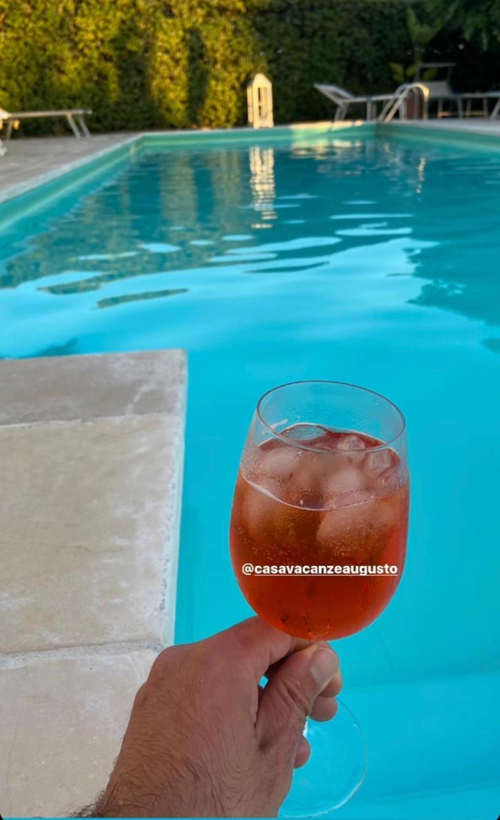 Casa Vacanza Augusto ウッジャーノ・ラ・キエーザ エクステリア 写真