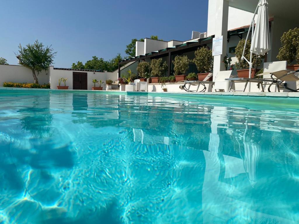 Casa Vacanza Augusto ウッジャーノ・ラ・キエーザ エクステリア 写真