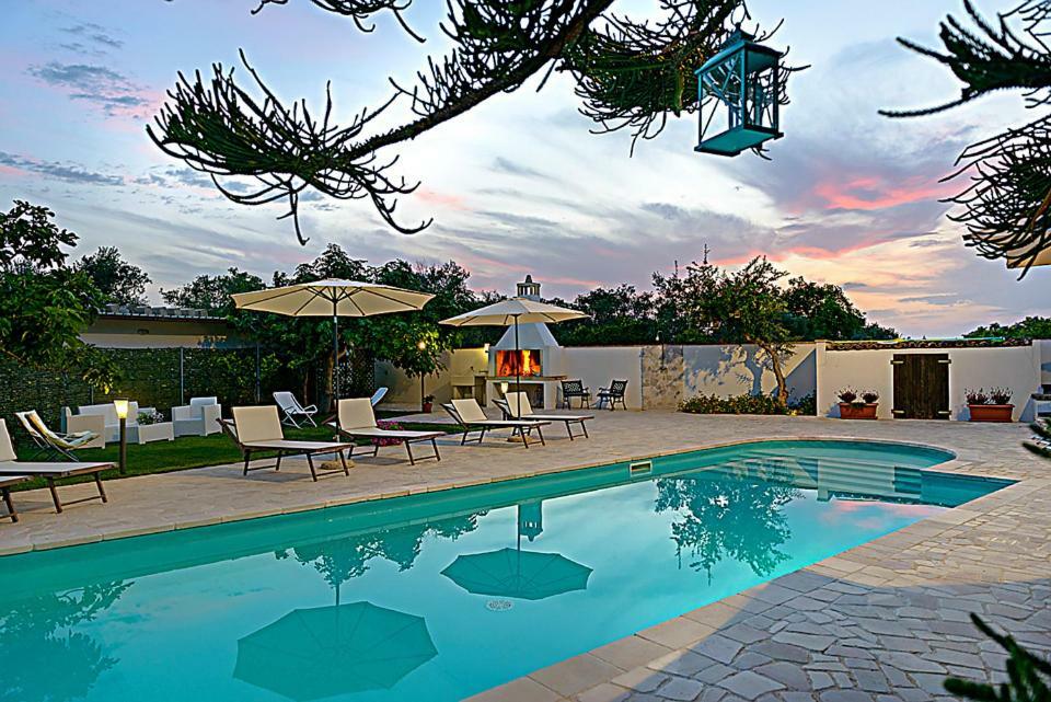Casa Vacanza Augusto ウッジャーノ・ラ・キエーザ エクステリア 写真