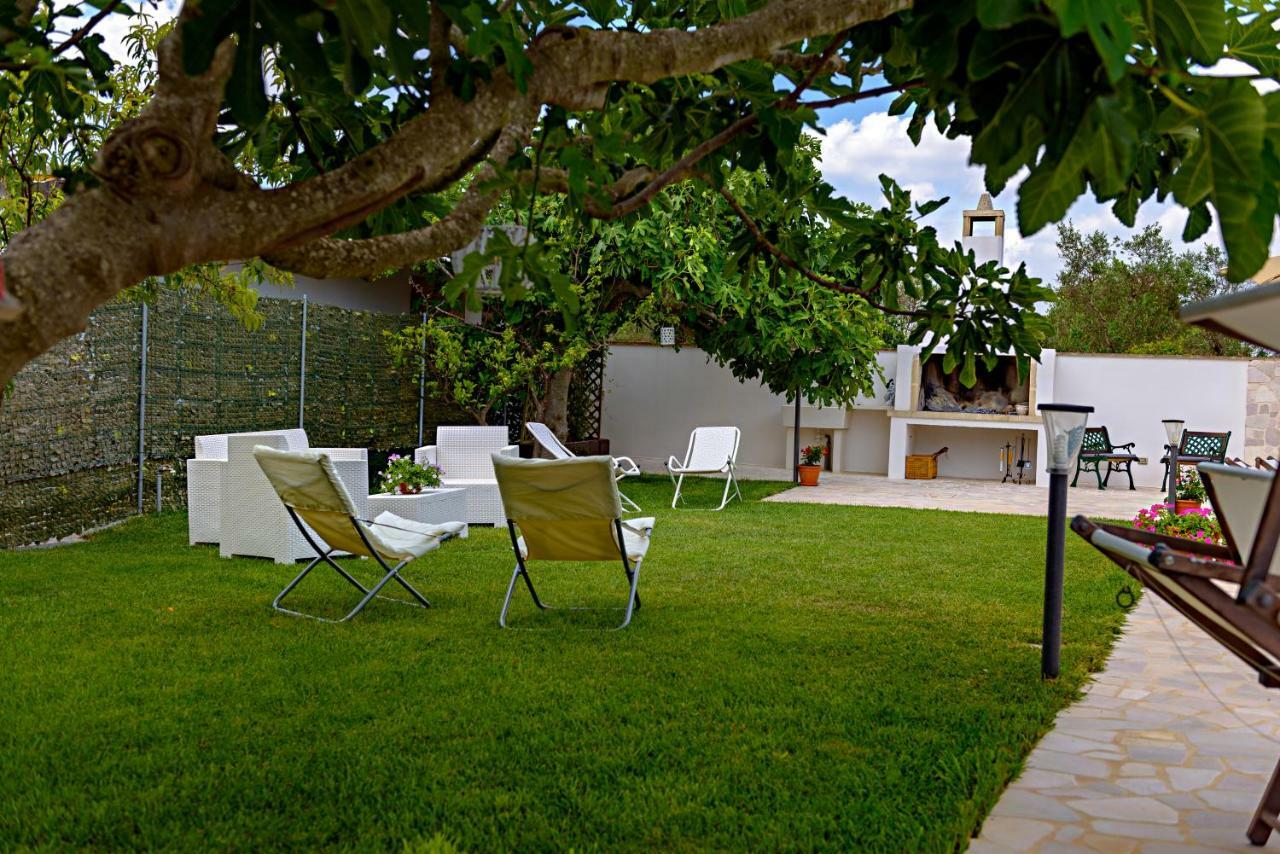 Casa Vacanza Augusto ウッジャーノ・ラ・キエーザ エクステリア 写真