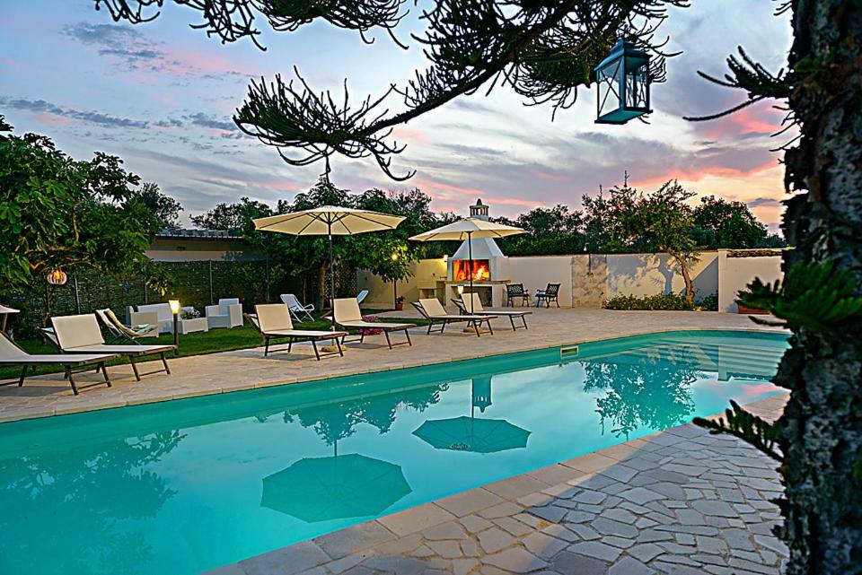 Casa Vacanza Augusto ウッジャーノ・ラ・キエーザ エクステリア 写真