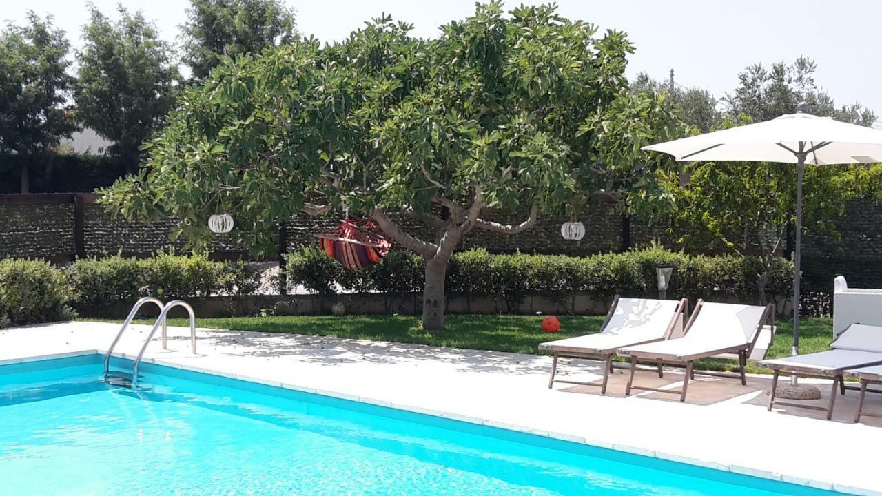 Casa Vacanza Augusto ウッジャーノ・ラ・キエーザ エクステリア 写真