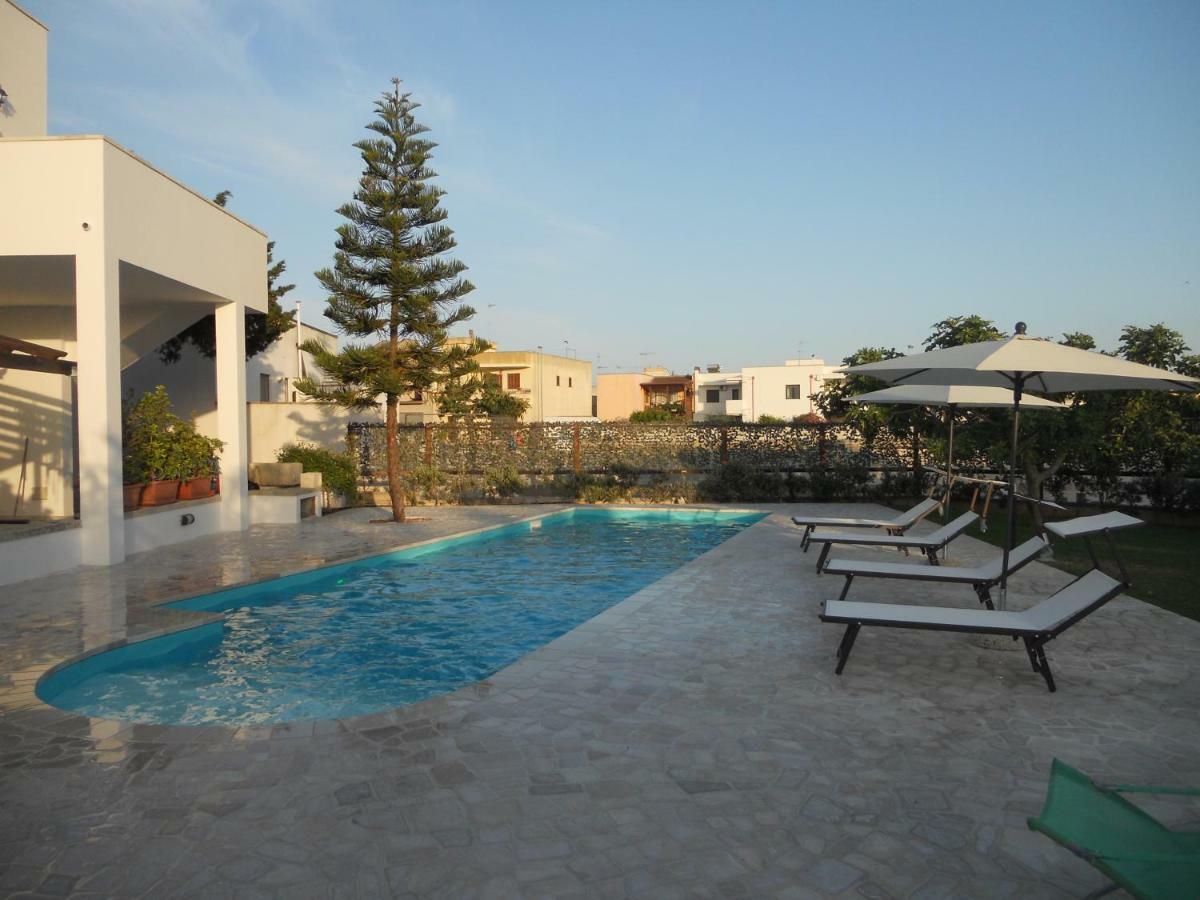 Casa Vacanza Augusto ウッジャーノ・ラ・キエーザ エクステリア 写真
